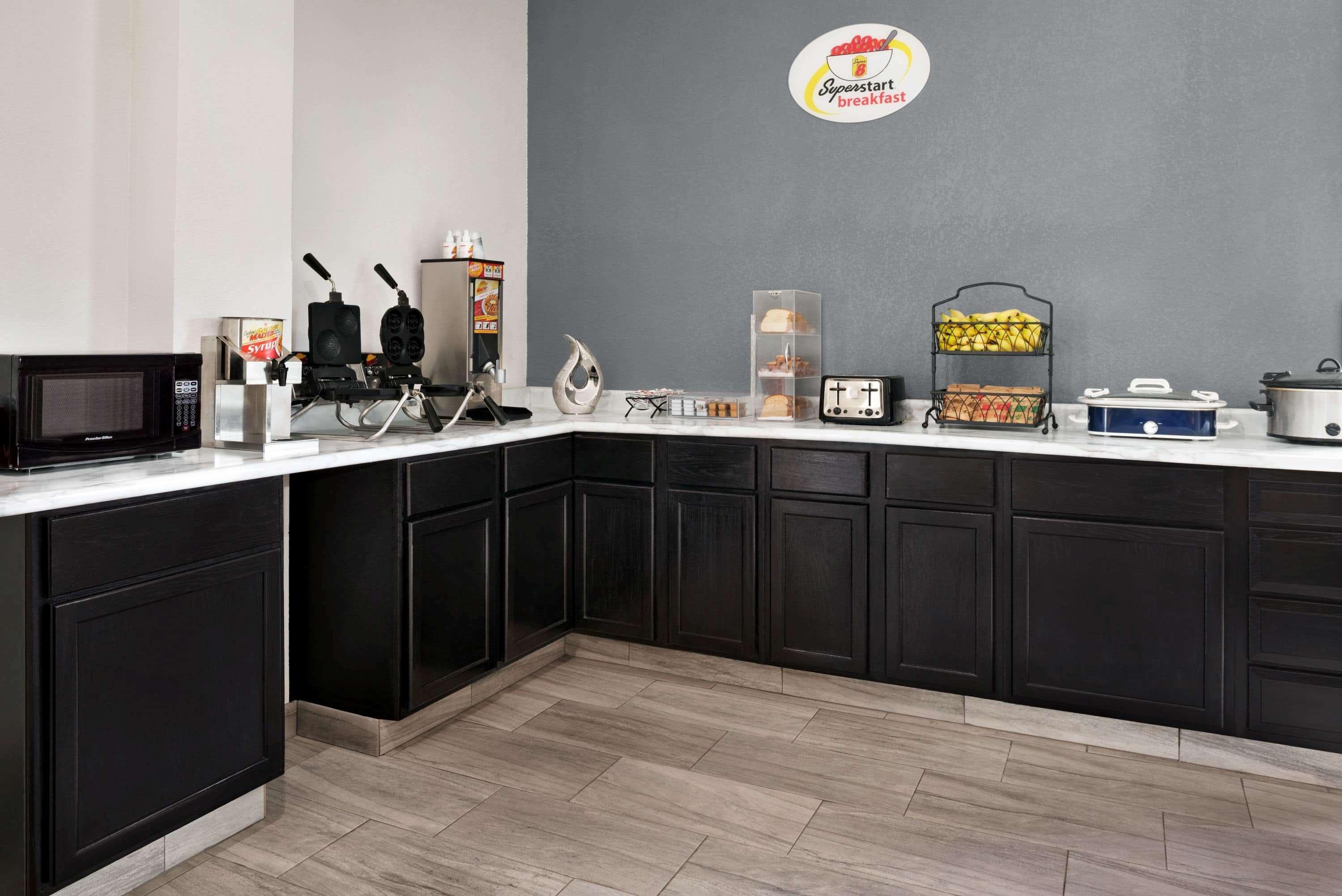 Super 8 By Wyndham Des Moines Hotel Екстериор снимка