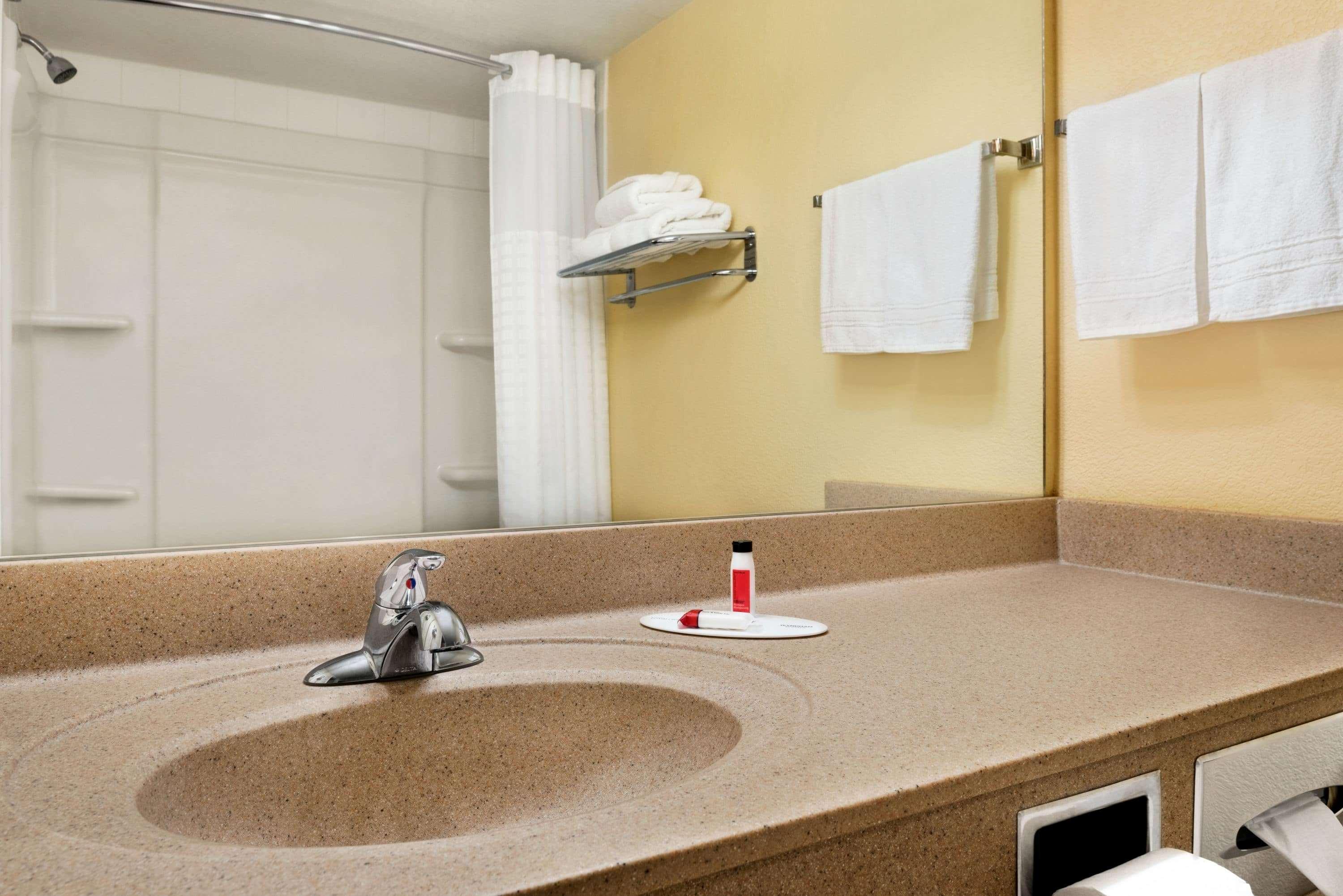 Super 8 By Wyndham Des Moines Hotel Екстериор снимка
