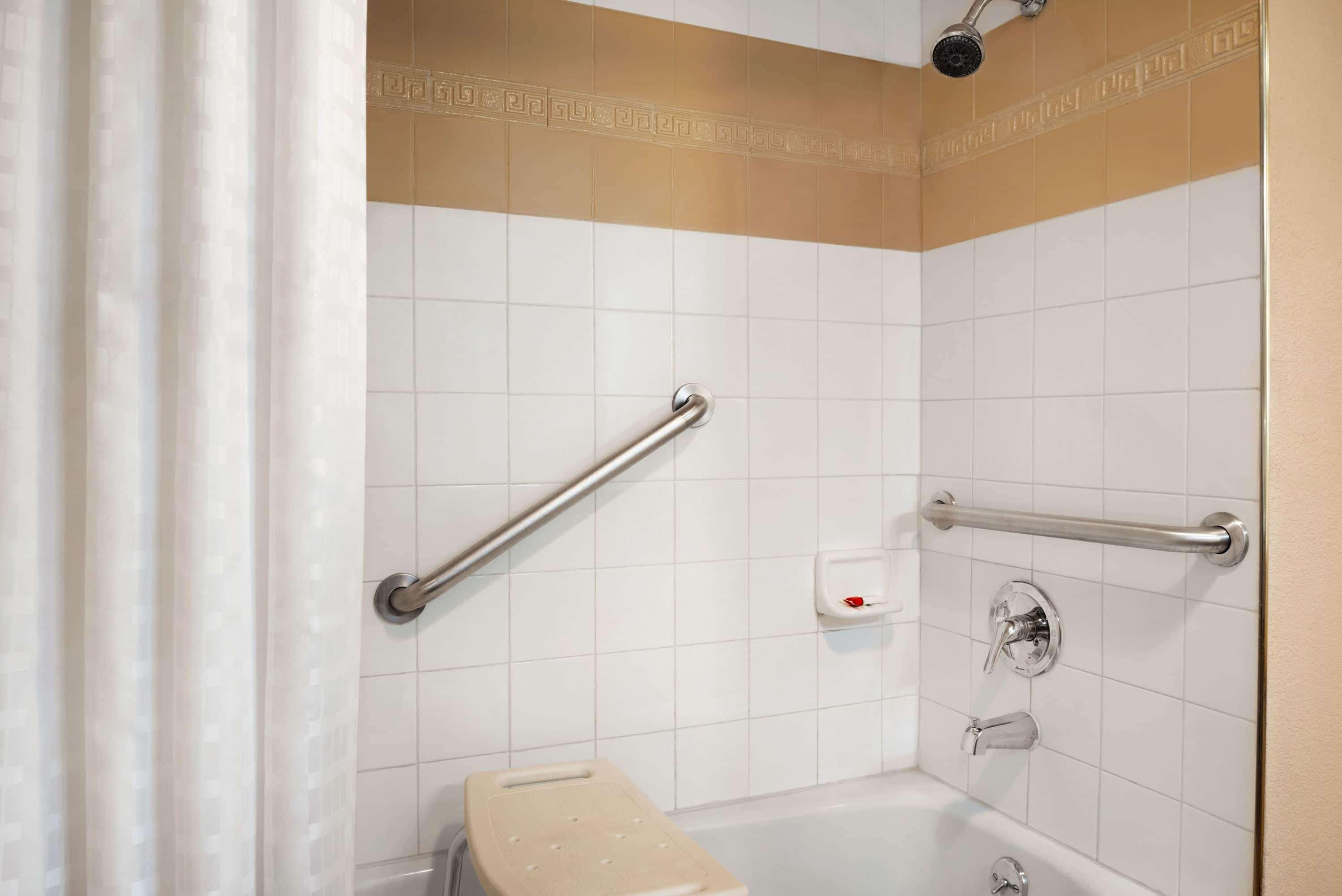 Super 8 By Wyndham Des Moines Hotel Екстериор снимка