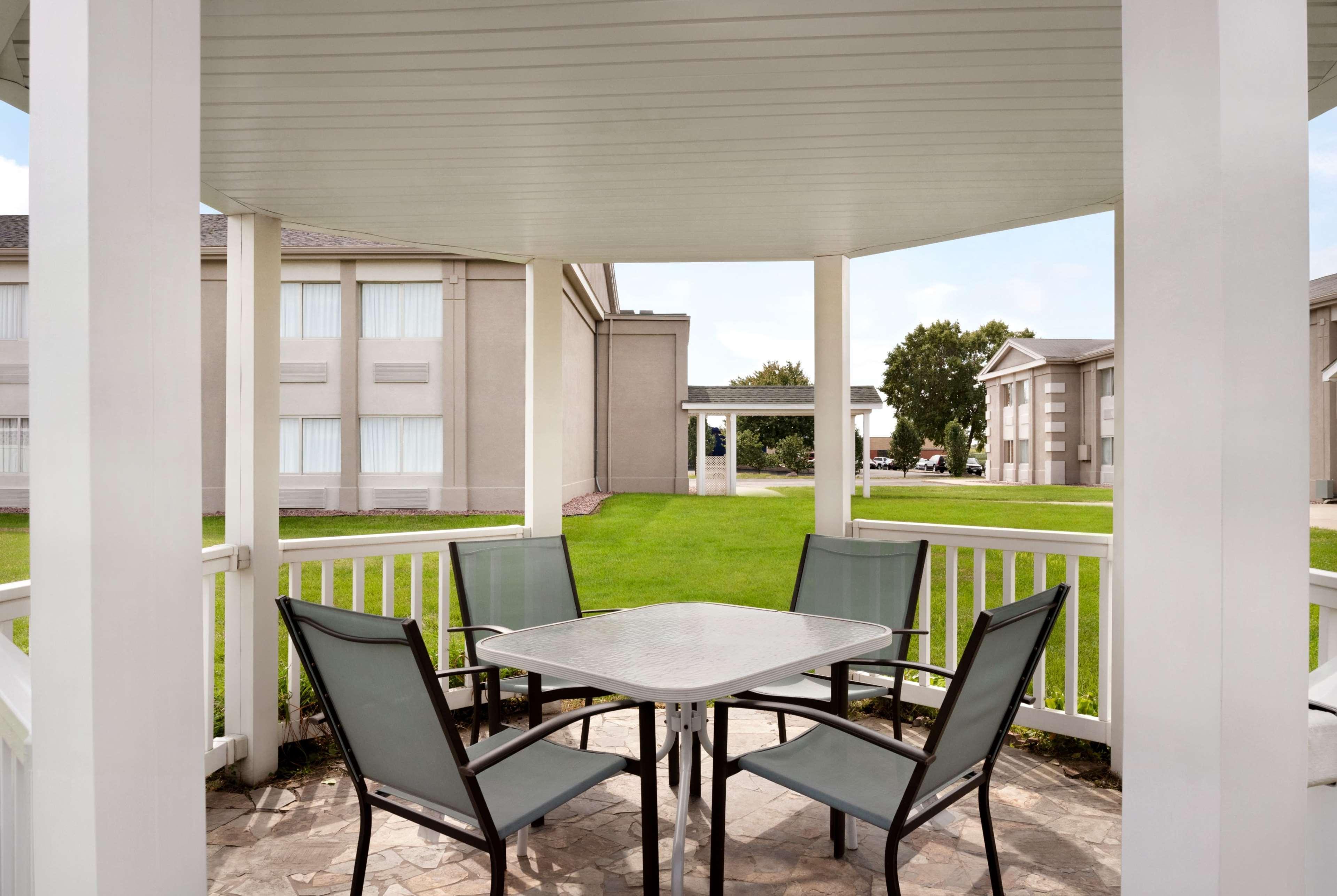 Super 8 By Wyndham Des Moines Hotel Екстериор снимка