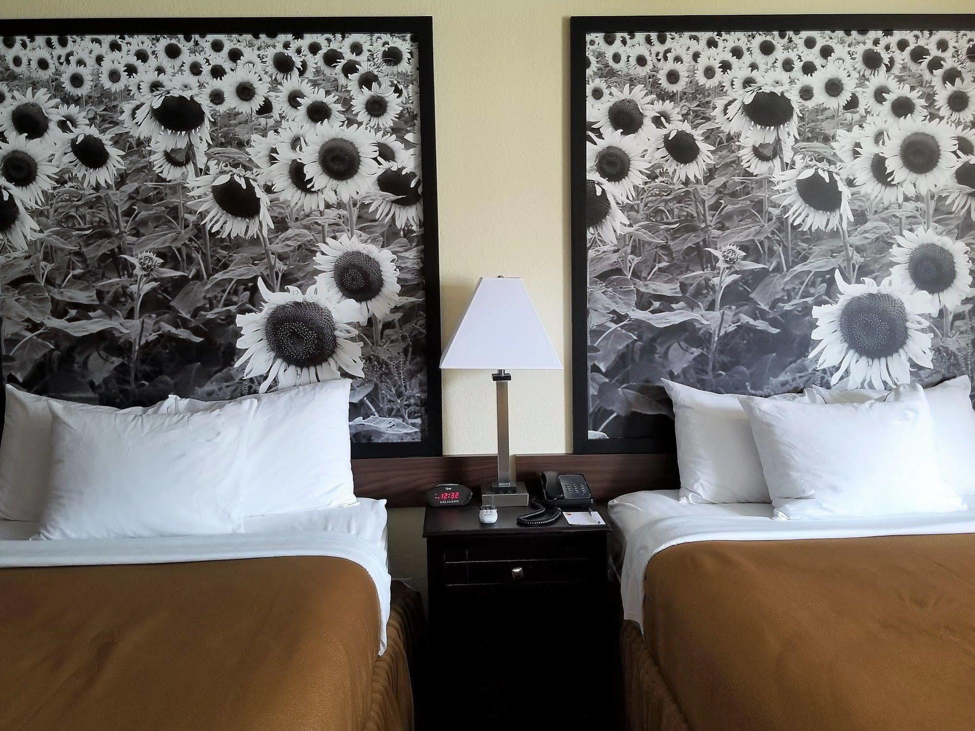 Super 8 By Wyndham Des Moines Hotel Екстериор снимка