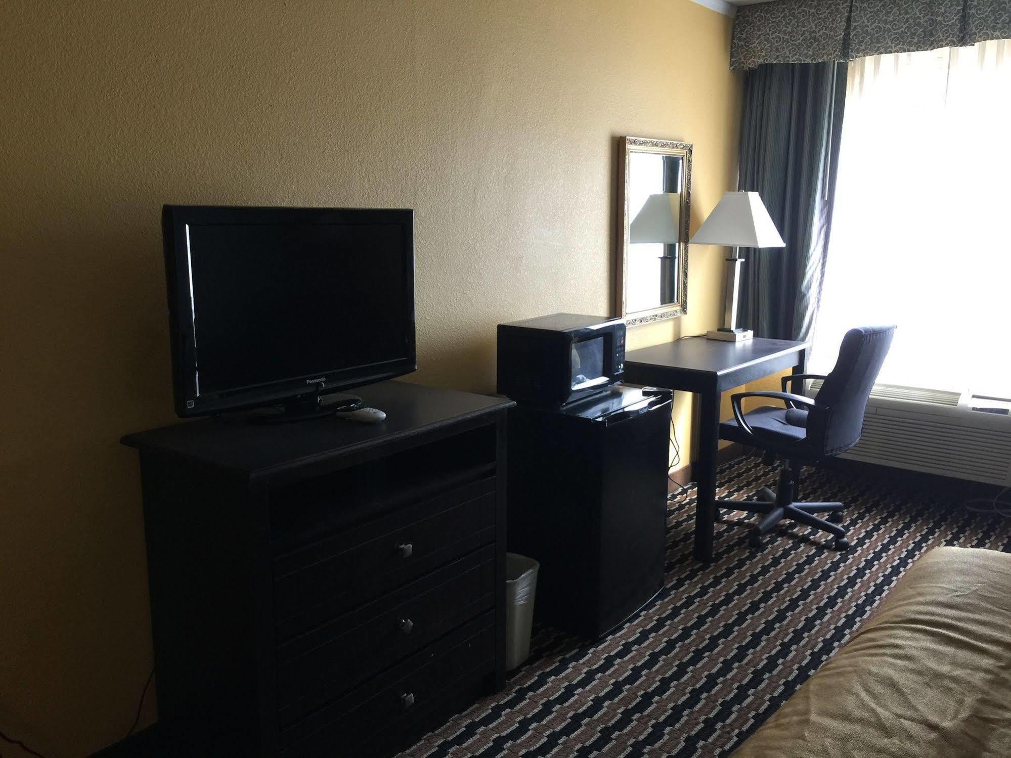 Super 8 By Wyndham Des Moines Hotel Екстериор снимка