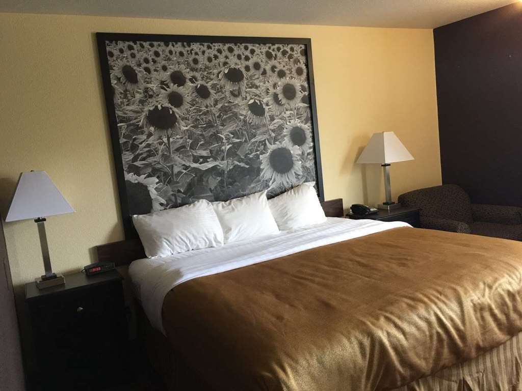 Super 8 By Wyndham Des Moines Hotel Стая снимка